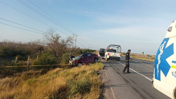 Fallece persona en choque entre automóvil y tractocamión