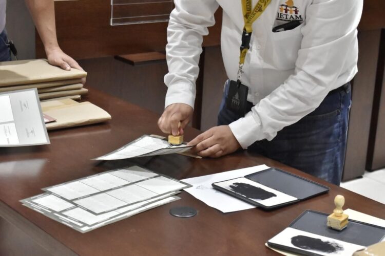 Entrega IETAM al INE en Tamaulipas documentación y material electoral del Voto Anticipado