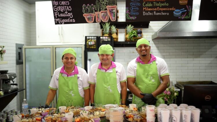 Américo y María abren las puertas de “Disfruta, apapachos a tu salud”, la cafetería del DIF Tamaulipas