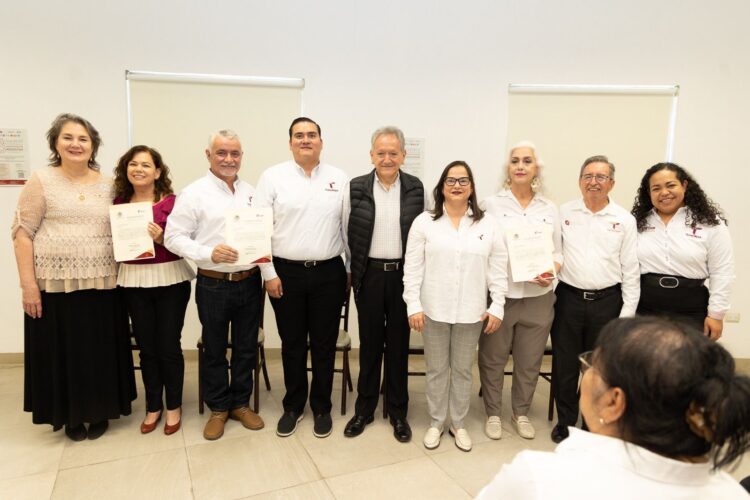 Entrega Secretaría de Educación nombramientos en la institución