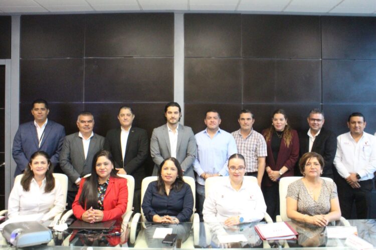 Rinde protesta Gerardo Illoldi como presidente de la Junta de Gobierno del CCLT