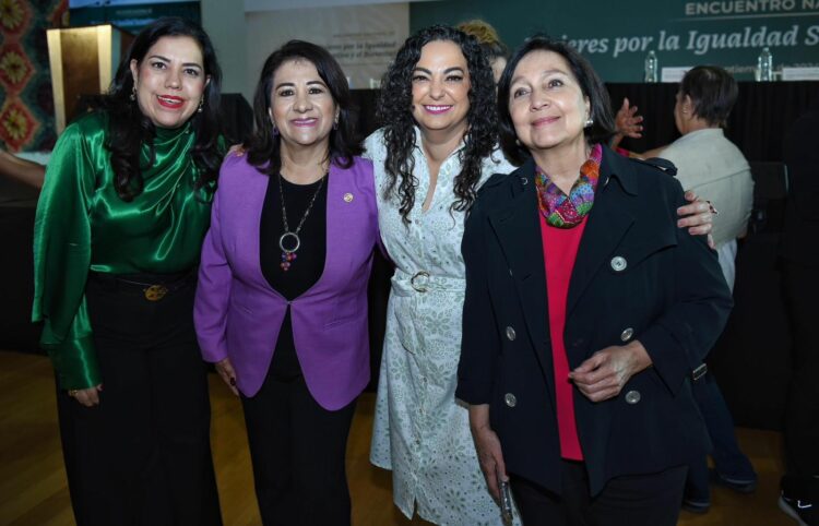 Participa Olga Sosa en Encuentro Nacional de Mujeres