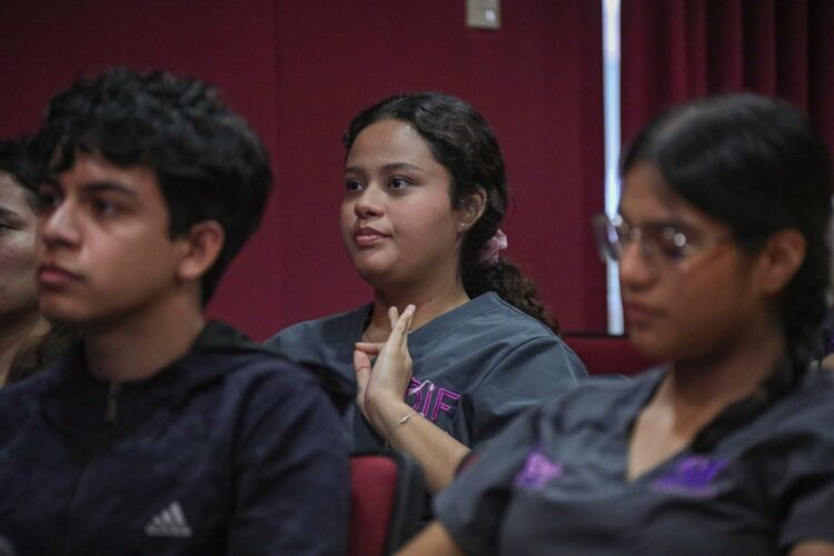 Capacita DIF Tamaulipas a su personal en Lengua de Señas Mexicana