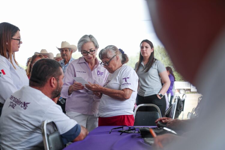 Lleva María de Villarreal “Transformando Familias” a Cruillas y Méndez
