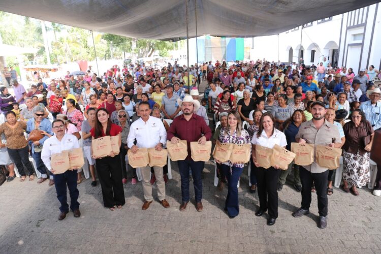 Reciben familias de González apoyo del programa Nutrimar-Común
