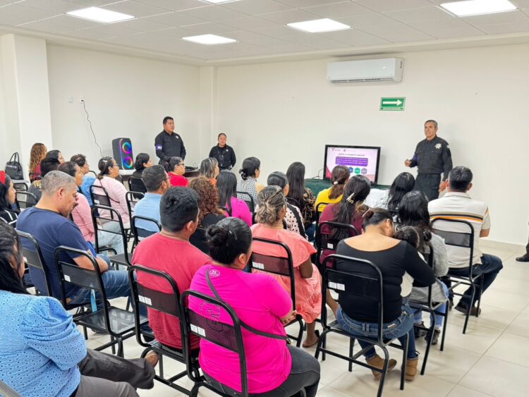 Guardia Estatal de Género imparte plática informativa a personal de SEDENA