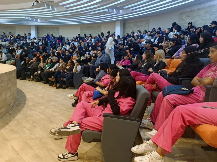 Estudiantes y docentes universitarios reciben pláticas preventivas de la Guardia Estatal