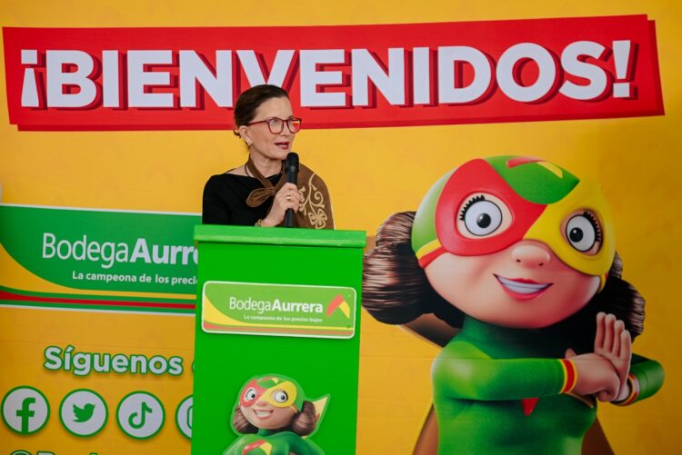 Inaugura Ninfa Cantú sucursal de Bodega Aurrera en Victoria