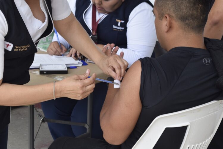 Inmunizan al personal de la SSPT contra COVID, influenza, neumococo, tétanos y hepatitis B