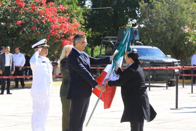 Preside gobernador Américo Villarreal ceremonia del Día de la Bandera