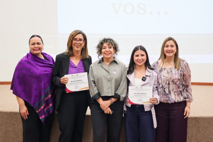 Realiza SGG conferencia «El reto de las mujeres en el ámbito público»