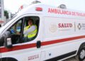 Entrega Américo 16 nuevas ambulancias al sector salud