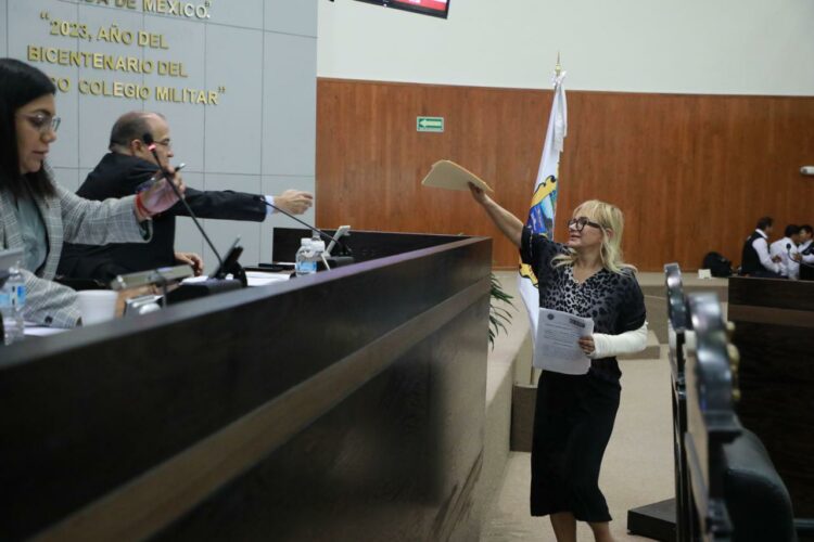 Impulsa Legisladora reforma para castigar el abandono de adultos mayores y estudiantes