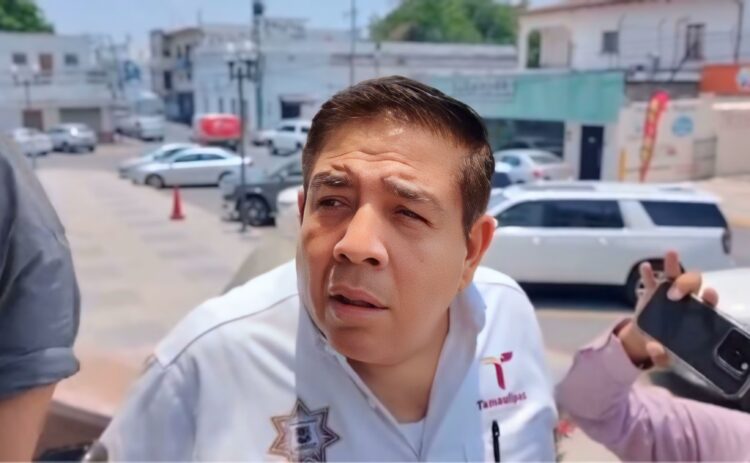 Queman camioneta utilizada en  ataque armado contra policías