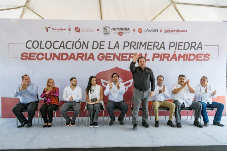 Colocan primera piedra de nueva secundaria general en Reynosa