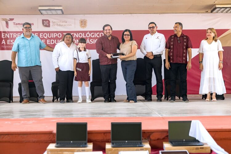 Entrega SET equipo tecnológico a primarias y telesecundarias en Reynosa