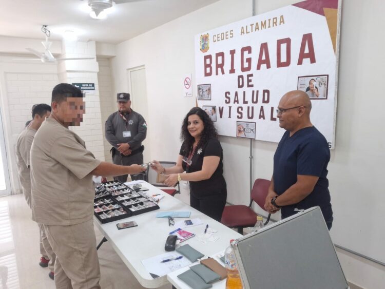 Reciben lentes PPLs del CEDES Altamira