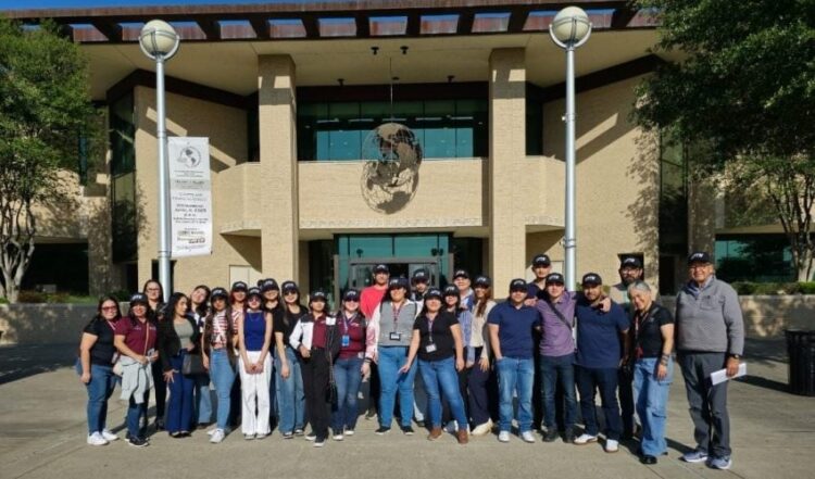 Asisten estudiantes y docentes de la UTTN al 29.º Congreso Anual de Comercio del Hemisferio Occidental