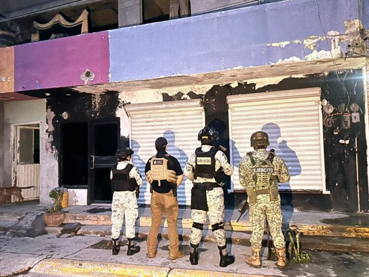 Aseguran drogas, celulares y tabletas en cateo