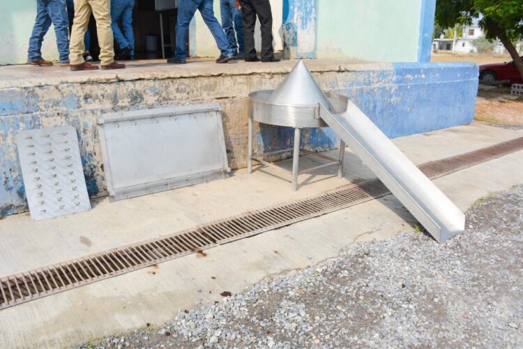 Entrega Gobierno del Estado equipo al rastro municipal de Soto la Marina