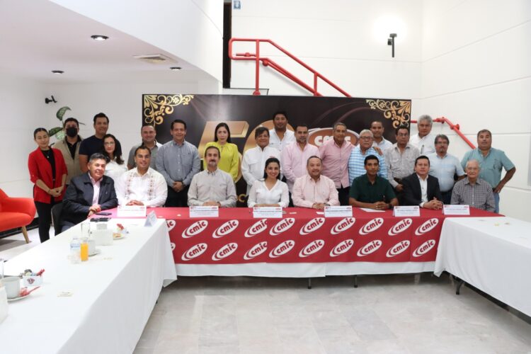 Capacita Secretaría del Trabajo a integrantes de la CMIC Tampico sobre actualizaciones en leyes laborales