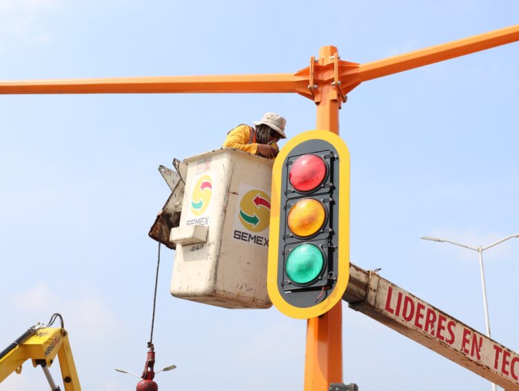 Avanza modernización en la capital de Tamaulipas; red semafórica registra 50 % de avance