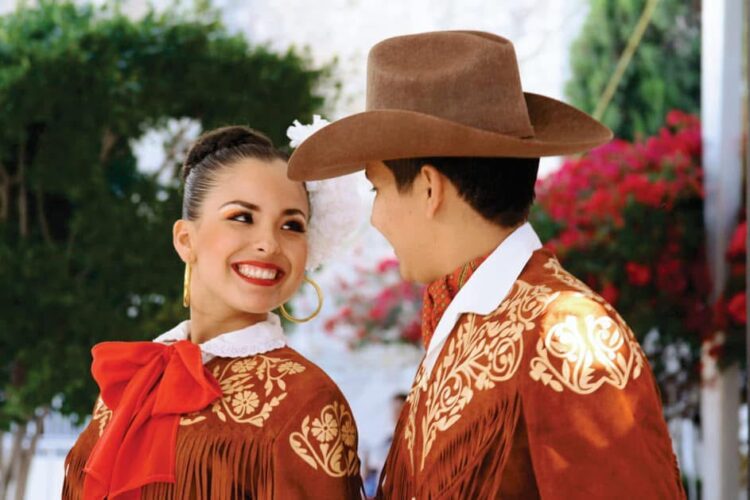 Llama Turismo a participar en concurso de foto y dibujo