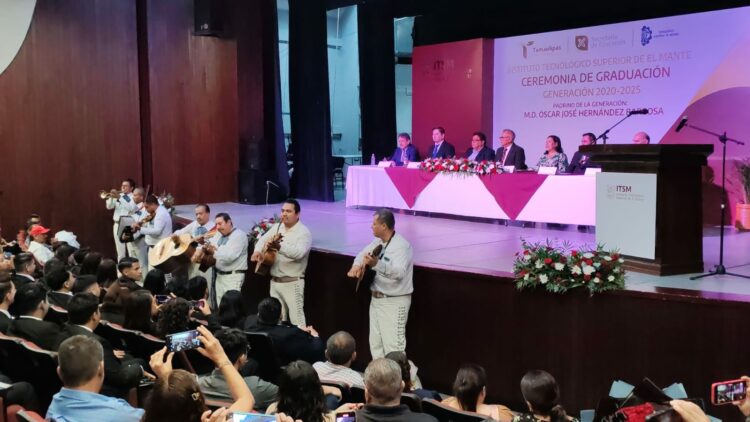 Egresan del Instituto Tecnológico Superior de El Mante nuevos profesionistas