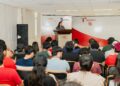 Asisten estudiantes del Tec Mante a conferencia sobre el papel transformador de la educación