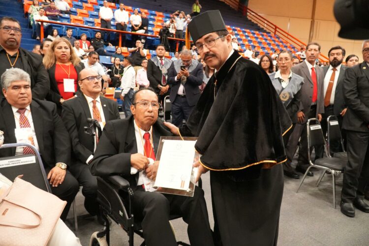 Reconoce la UAT vocación y trayectoria académica de sus docentes