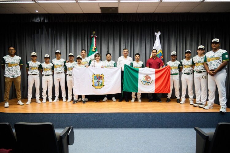 Abandera Américo Villarreal liga de béisbol tamaulipeca que representará a México en Mundial