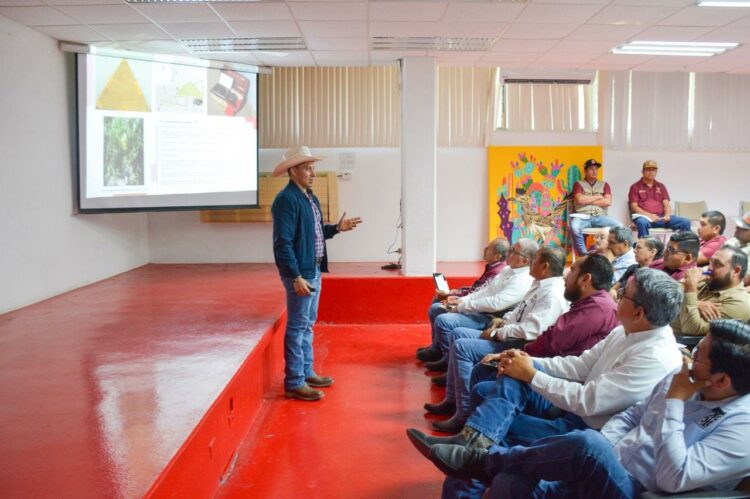 Capacitan a personal técnico en detección y control del gusano barrenador