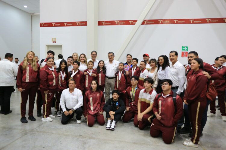 Américo reconoce a deportistas y jóvenes tamaulipecos