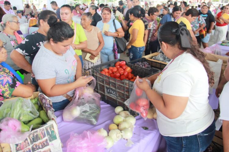 Lleva SEBIEN «Mercado de Bienestar» a González