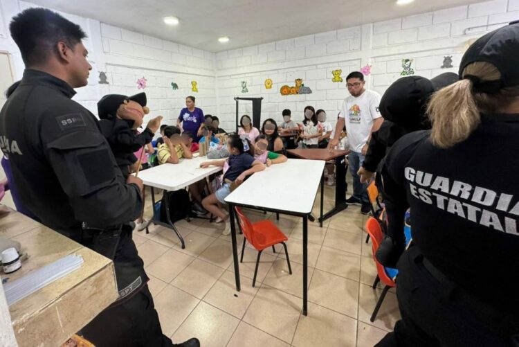 Visita Guardia Estatal de Género campamento de verano en Altamira