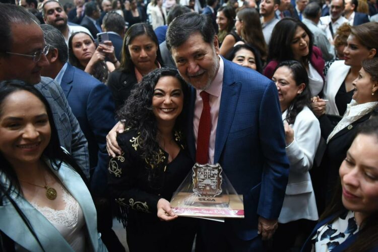 Senadora Olga Sosa asiste al informe de Noroña; se reduce la pobreza y la desigualdad, valores de la cuarta transformación.