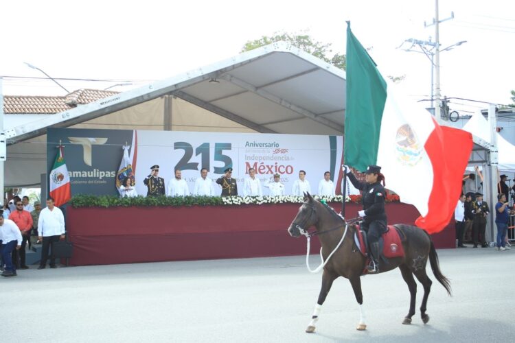 Encabezó Américo Villarreal Anaya desfile cívico-militar