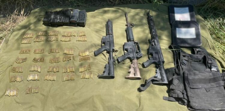 Localizan en San Fernando, armas y vehículo con blindaje artesanal