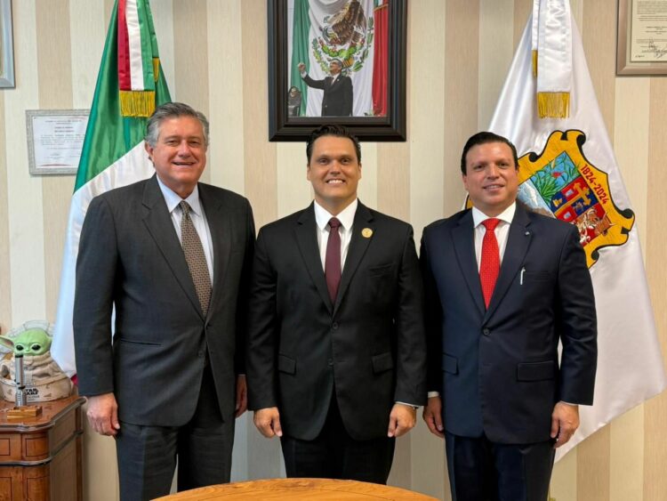 CONGRESISTAS TEXANOS ASISTEN A PROTESTA DEL NUEVO PODER JUDICIAL