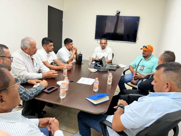 Avanzan acuerdos para fortalecer pesca legal y ordenada en Playa Bagdad