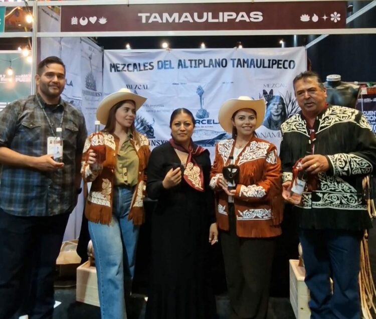 Destaca mezcal de Tamaulipas en el Encuentro Nacional de Mezcal Puebla 2025
