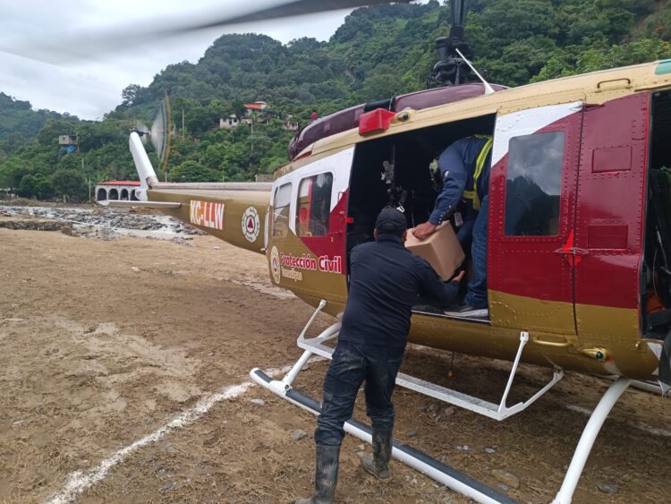 Con helicóptero y víveres Tamaulipas apoya a Veracruz; gobernador llama a la población a solidarizarse