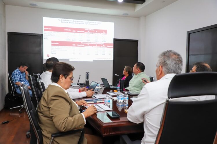 Avanza aplicación de vacunas de influenza, COVID y neumococo en Tamaulipas