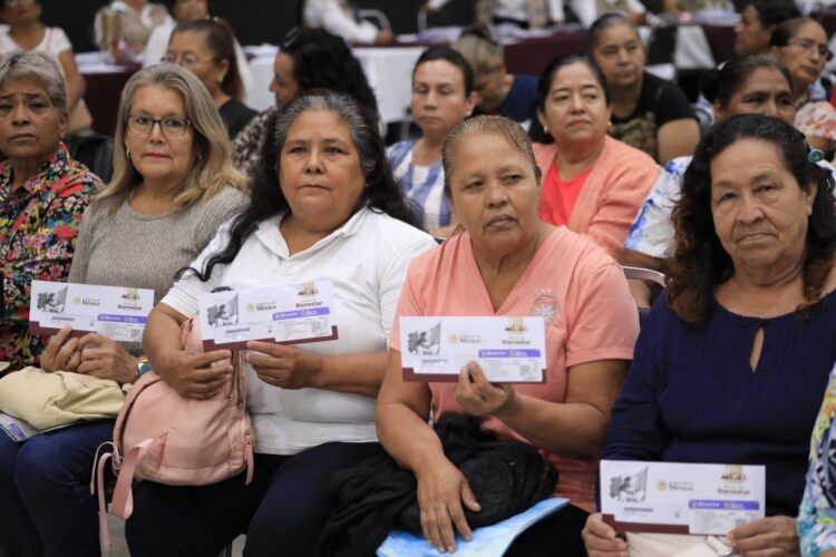 Entrega Américo Villarreal tarjetas de Pensión Mujeres Bienestar; llegarán a 93 mil tamaulipecas