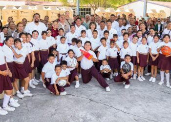 Lleva SEBIEN apoyos sociales a Méndez