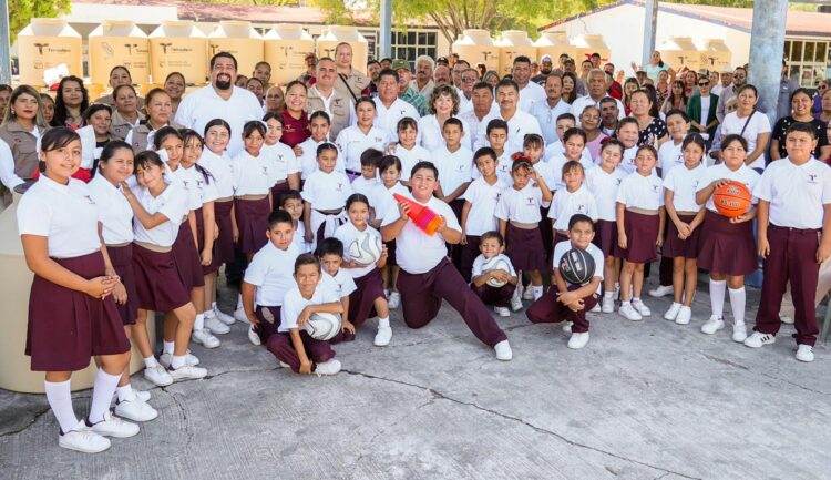 Lleva SEBIEN apoyos sociales a Méndez