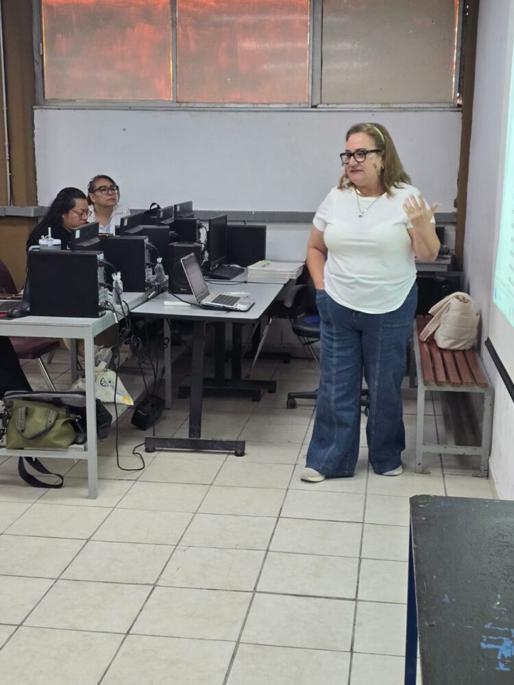 Fortalece CRETAM formación investigadora para mejorar la calidad educativa