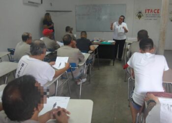 Participan PPLS del CEDES Nuevo Laredo en ejercicio de reflexión sobre el 25N