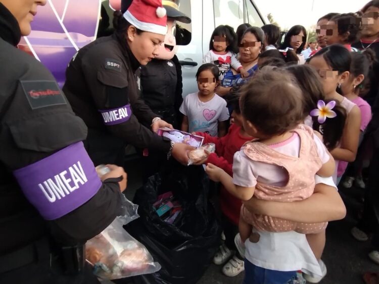 Personal de la Guardia Estatal alegra a niñez de Nuevo Laredo con posadas