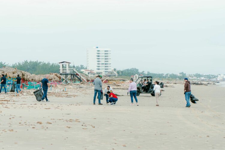 Impulsa turismo limpieza permanente de las playas